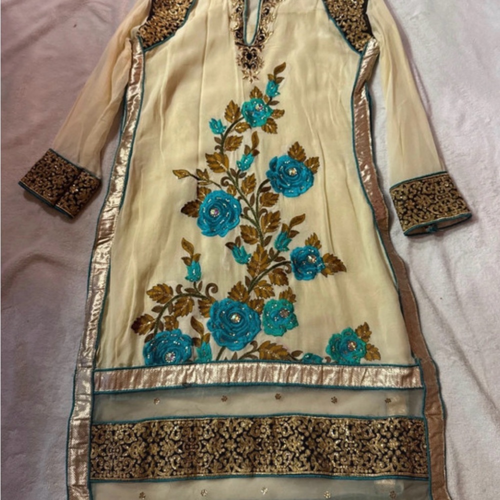 Elegant Floral Embroidered Dress size 8 vintage